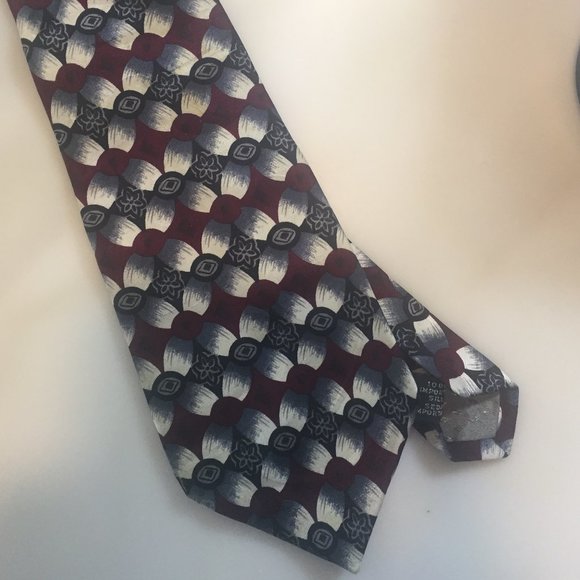 Givenchy floral silk EUC stunning - Picture 4 of 5